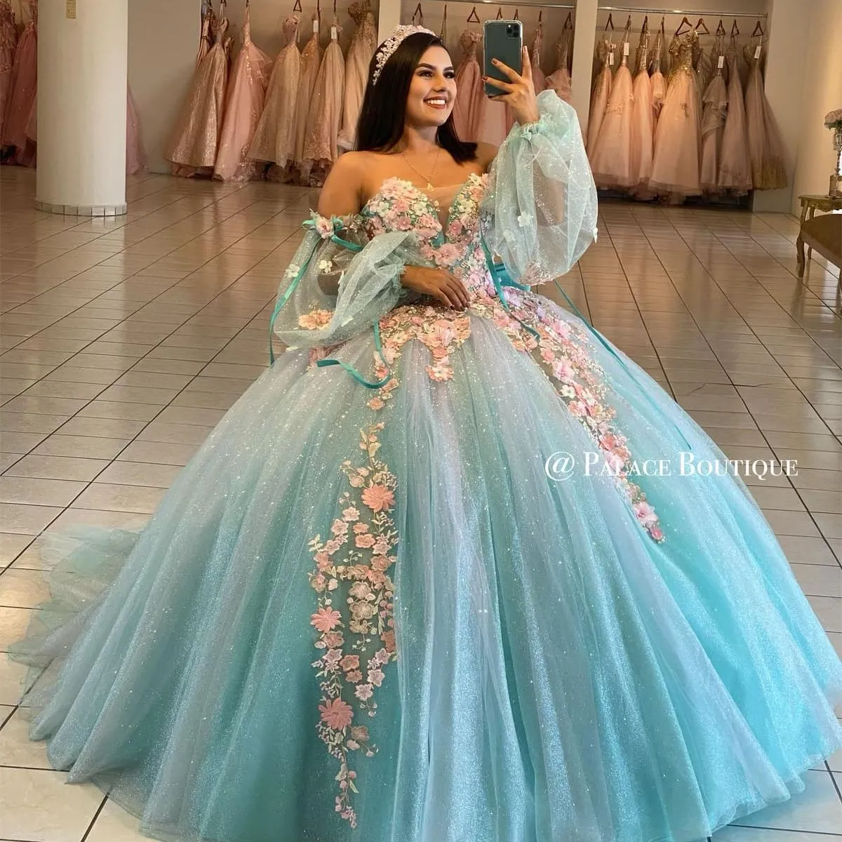 Flowral Mint Green 2022 Quinceanera Klänningar Appliqued Beaded Off The Shoulder Princess Ball Gown Prom Party Wear Sweet 16 Dress Vestidos Masquerad Klänning