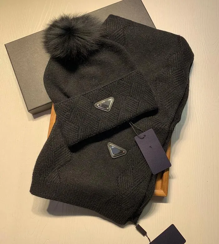 Tasarımcı Şapka Accans Setleri Kış Lüks Beanie Unisex Moda Pashmina Kadın Kaşmir Örme Eşarp ve Şapkalar Sıcak Scarve Bo2488