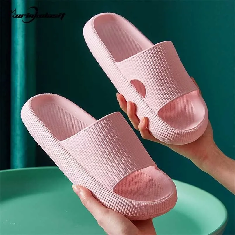 VIP Drop Chinelos de banheiro Mulheres com espessura antiderrapante nuvem slides homens fofos sandália fundo home slipper sapatos 211021