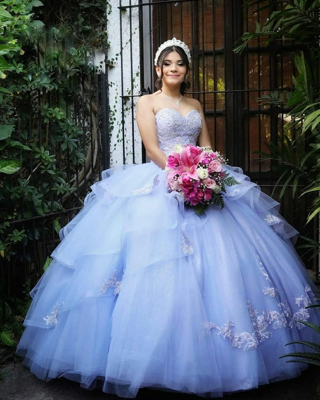 Plus wunderschöne Fliedergröße Ballkleid Quinceanera Kleider süße 16 Spitzenapplikationen Vestido Debütante 15 Anos Schatz Sweete Sweep Zug Promi -Festzug Prom Kleid Herz