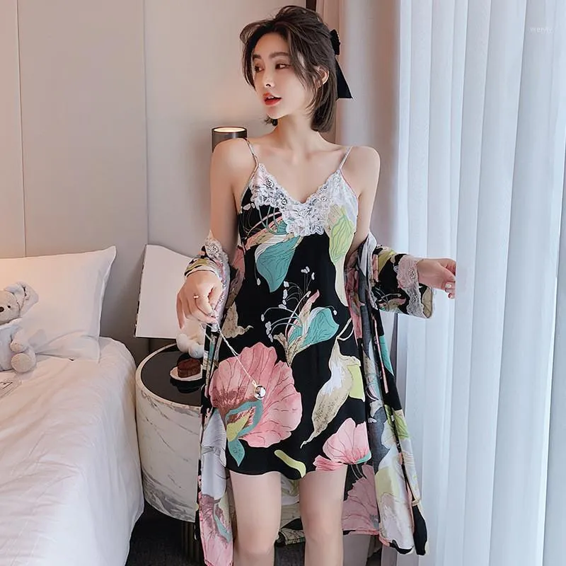 Kadın Pijama 2021 Yaz Pijama Set Çiçek Baskı Saten Ipek Zarif Yumuşak Ev Giysileri Bayanlar Dantel Cornes Nightgown