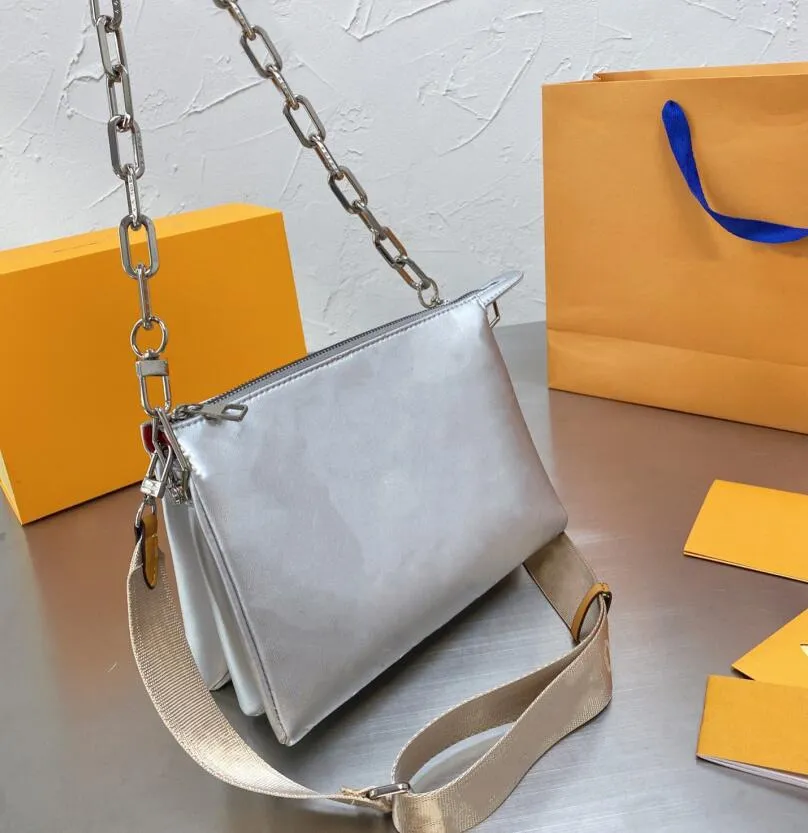 21ss Designers Luxurys Chain Shoulder Bag Couss Handbags Fashion Trendy Women Message Bags Top Quality 26cm Clutch Purse Wallet Travel Toiletry Pouch Crossbody