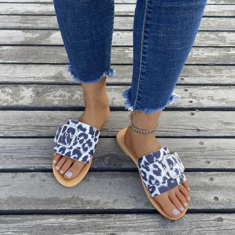 Ladies Leather Flat Slippers Leopard Print Flat Flip-Flops Outdoor Summer Shoes 2021 Fashion New Shoes for Women Sandals Y0721