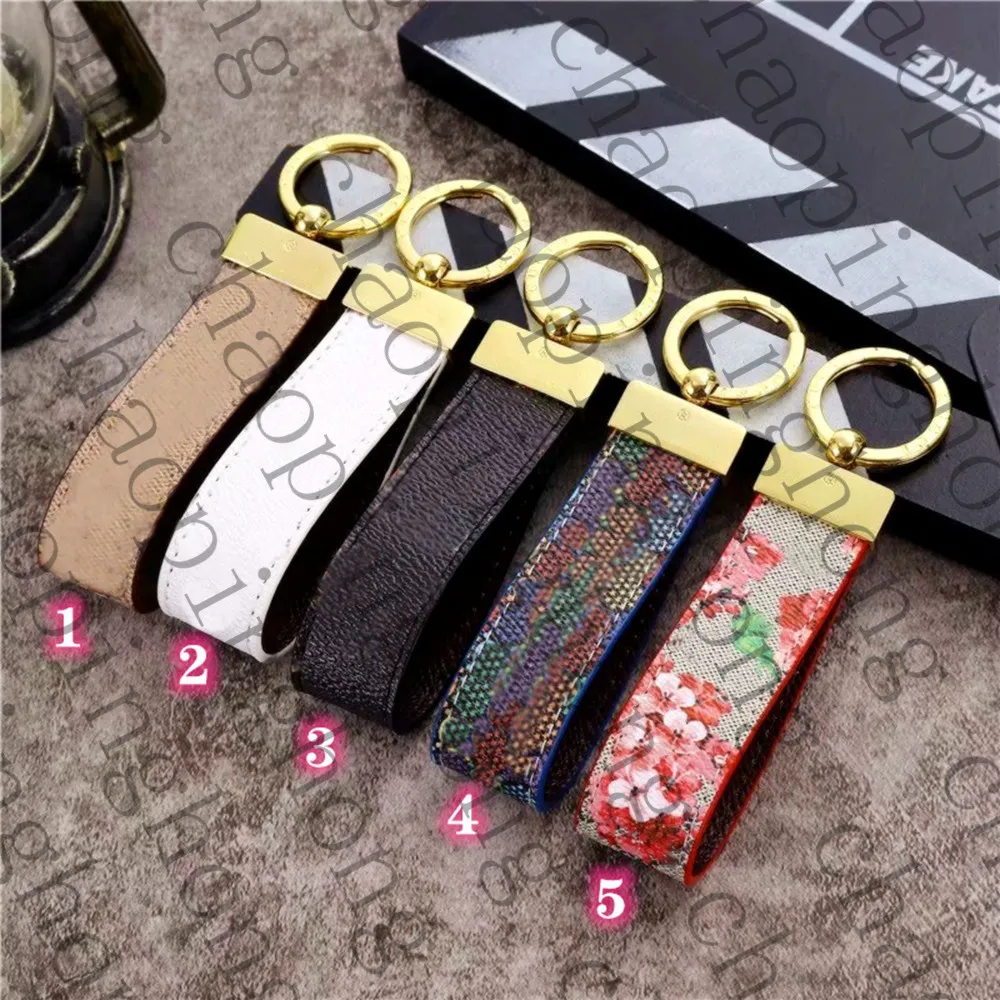 Official Luxury Fashion Designer Straps Handmade PU Leather Car Keychain Women Bag Charm Pendant Accessories