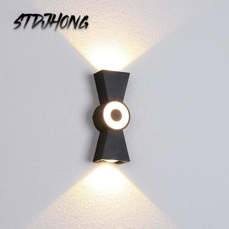 Vägglampa 2022 Kreativ Inomhus LED Lights Living Room Bedroom Aisle Porch Corridor Black White Decor