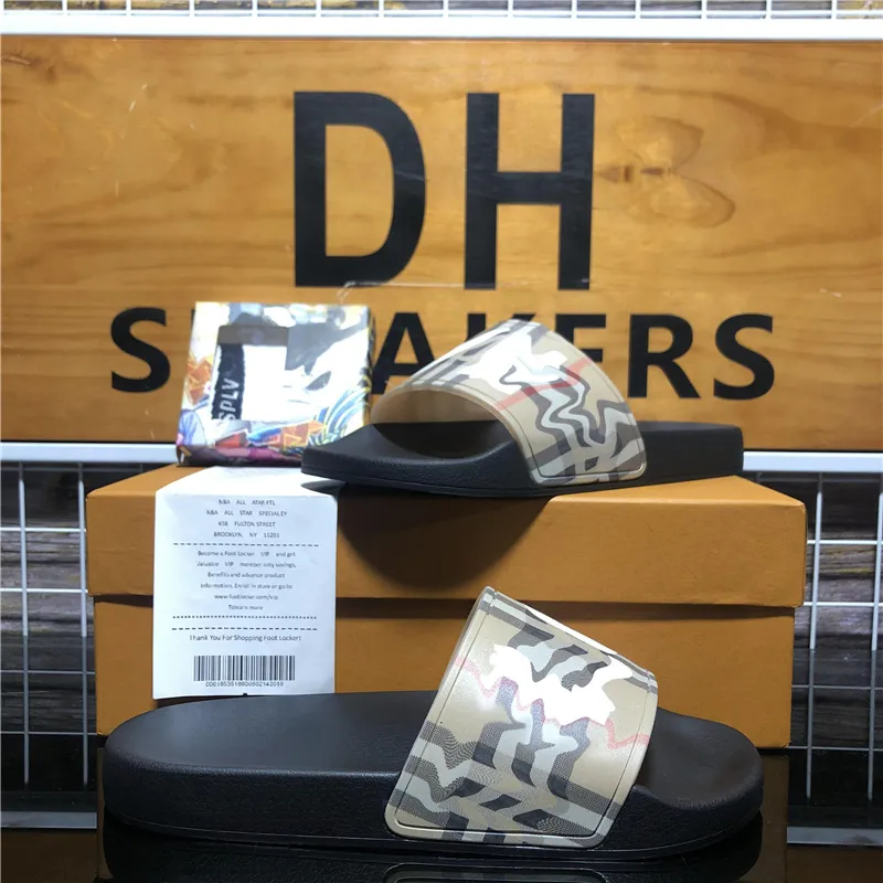 Topp Herr Dam Gummi Designer Tofflor Skor Sommar Strand Utomhus Cool Tofflor Mode Breda Designers Slides Dam Hushållsrutschbana Platta Flip Flops Sandaler Med Box