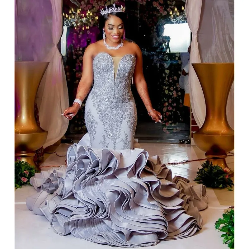 Afrikanska nya stropplösa organza sjöjungfru bröllopsklänningar pärlor stenar toppskikt ruffles brudklänningar 328 328
