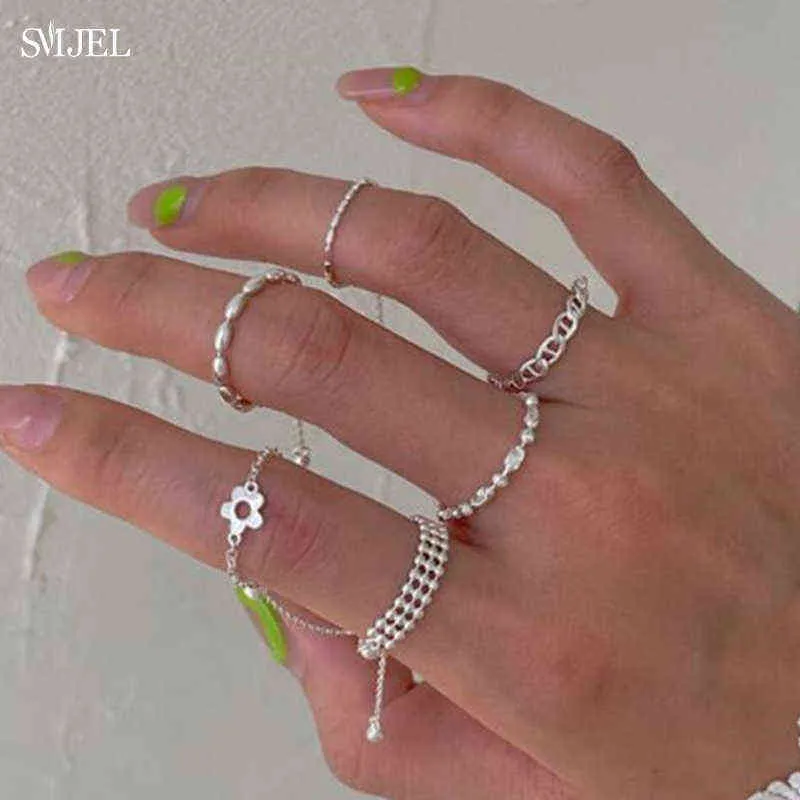Smjel Multilple Korean Daisy Flower Ring med kedjan Justerbar storlek Trend 2021 Beaded Gometric Shape Ringar för Kvinnor Flickor Gåvor G1125