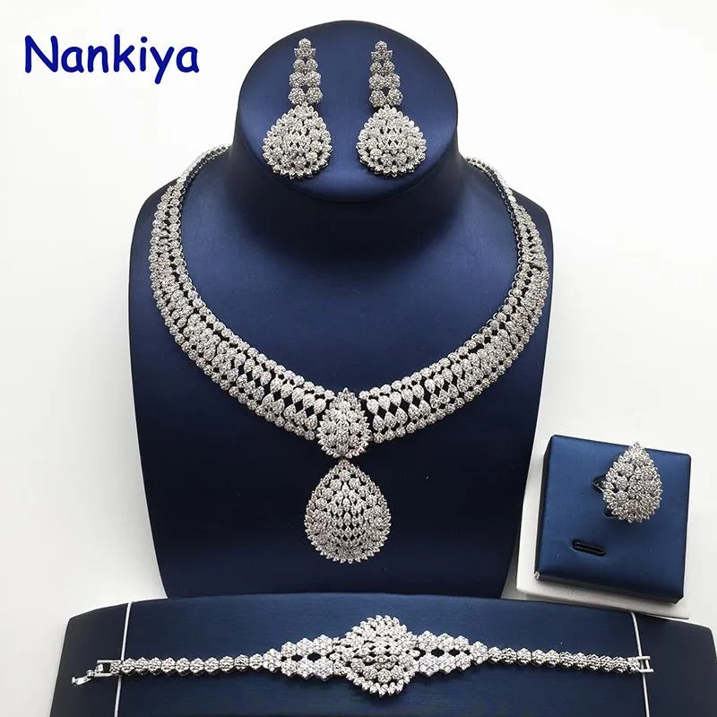 Orecchini Collana Nankiya Lusso Brillante Grande Matrimonio Set di zirconi Forma a goccia d'acqua Dubai Donna Set di gioielli nigeriani Accessori per abiti N