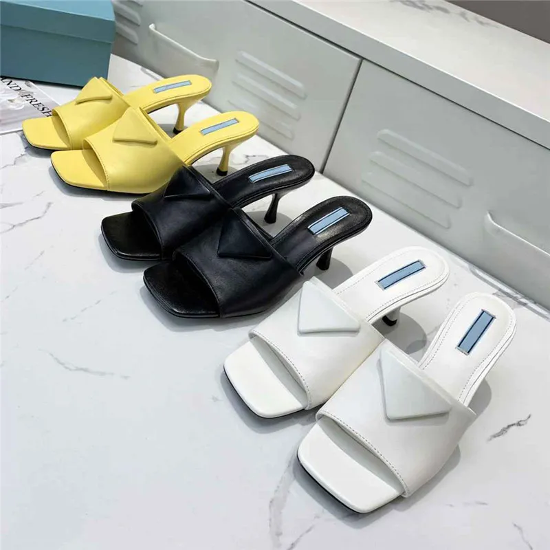 2022 Designer Mulheres Sandálias Quadrado Toe Chinelos de Couro Genuíno Moda Flip Flip Flops High Heel Sandal Sandu Slides Hotel Bath Fasion Slipper com caixa 35-40