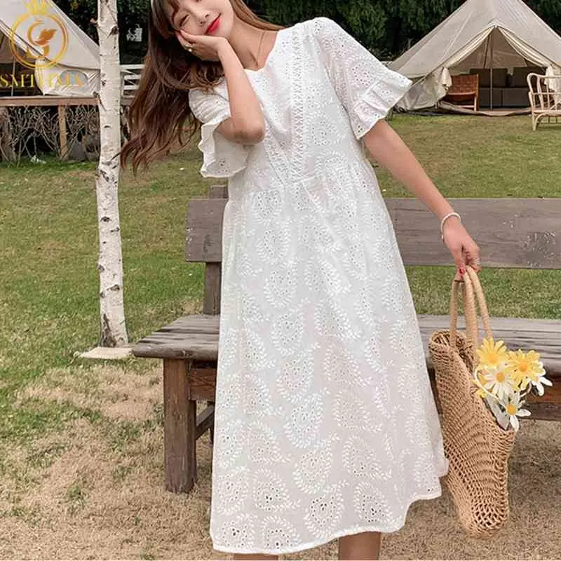 Moda mujer elegante cuello redondo blanco verano vestido bata mujer Vinatge encaje ahueca hacia fuera bordado algodón suelto Vestidos 210520