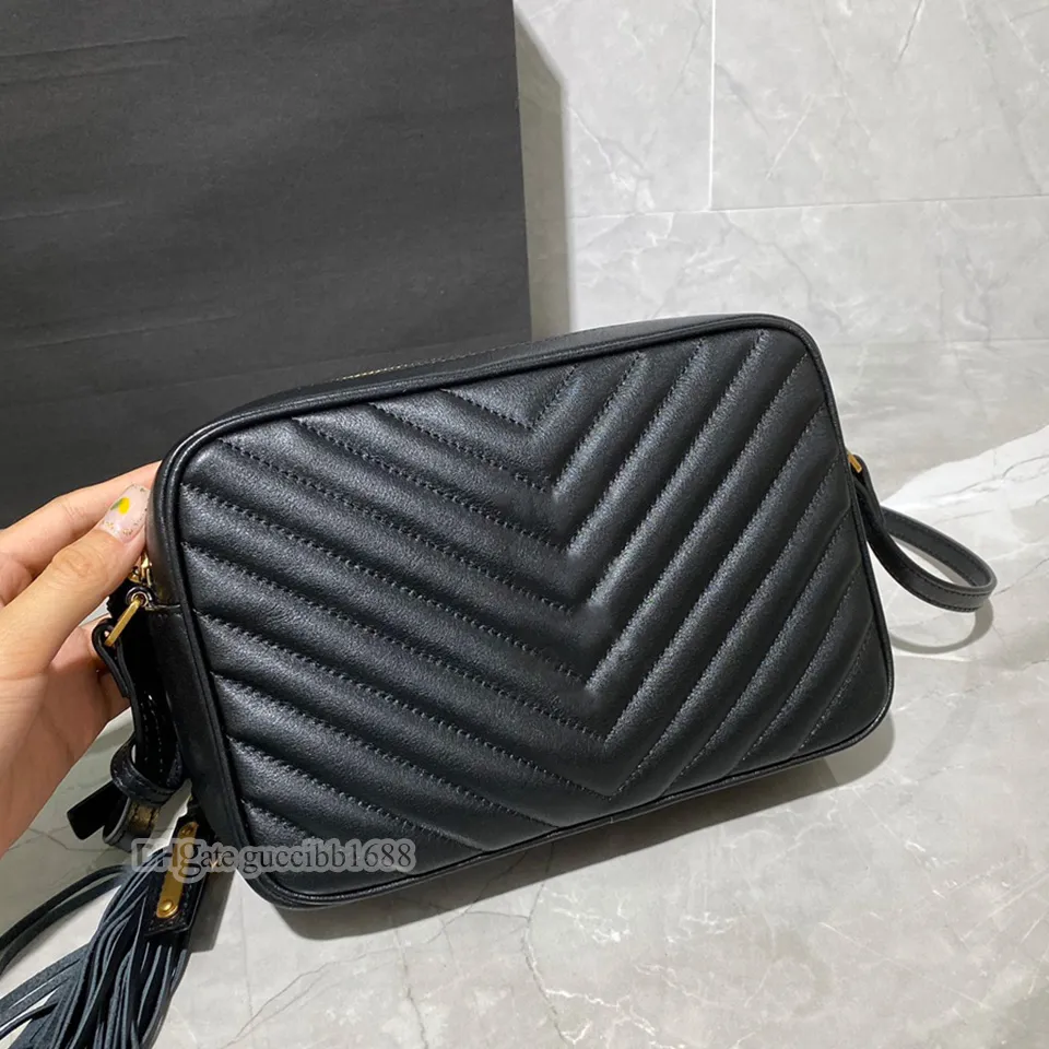 Bolsas crossbody acolchoadas chevron de alta qualidade Bolsas de borla Lou de luxo Designers femininos de couro de bezerro preto Bolsas de câmera com código de data caixa original