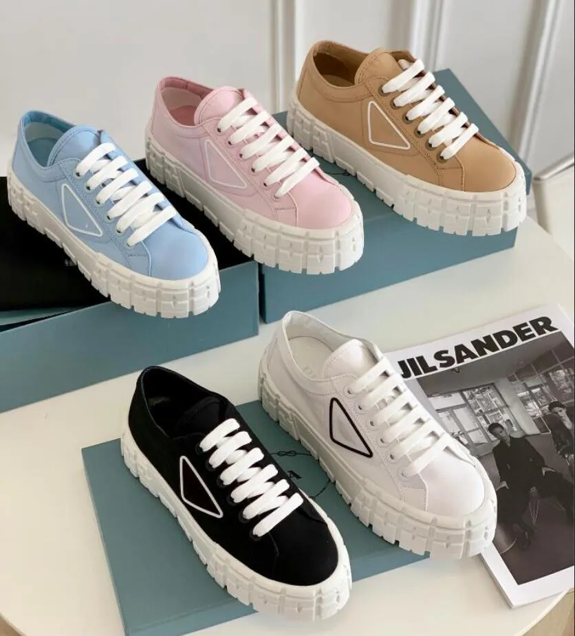 Designer Women Nylon Casual Shoes Gabardine Classic Canvas Sneakers Brand Wheel Lady Stylist Trainers Fashion Platform Solid Heighten