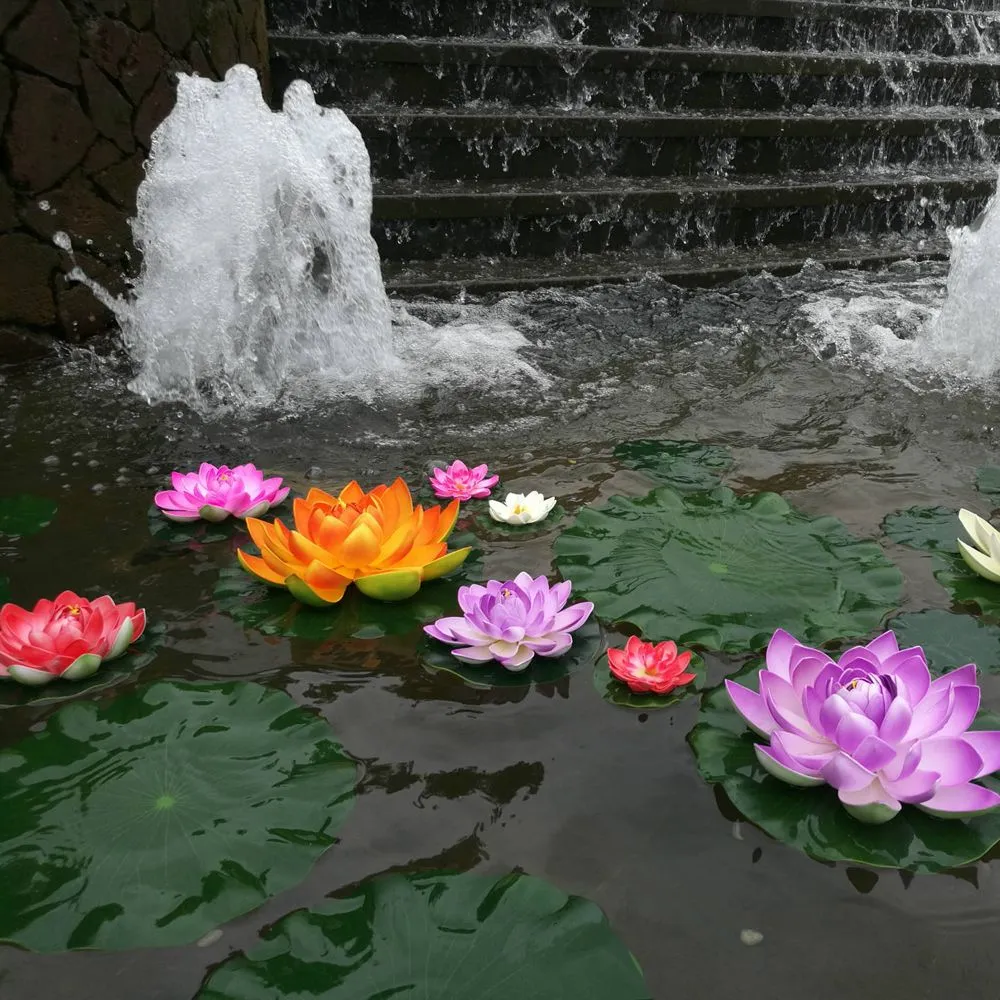 3 st Floating Lotus Blandad Färg Konstgjord Blomma LifeLike Vatten Lily Micro Landskap För Bröllop Pond Garden Fake Plants Decor