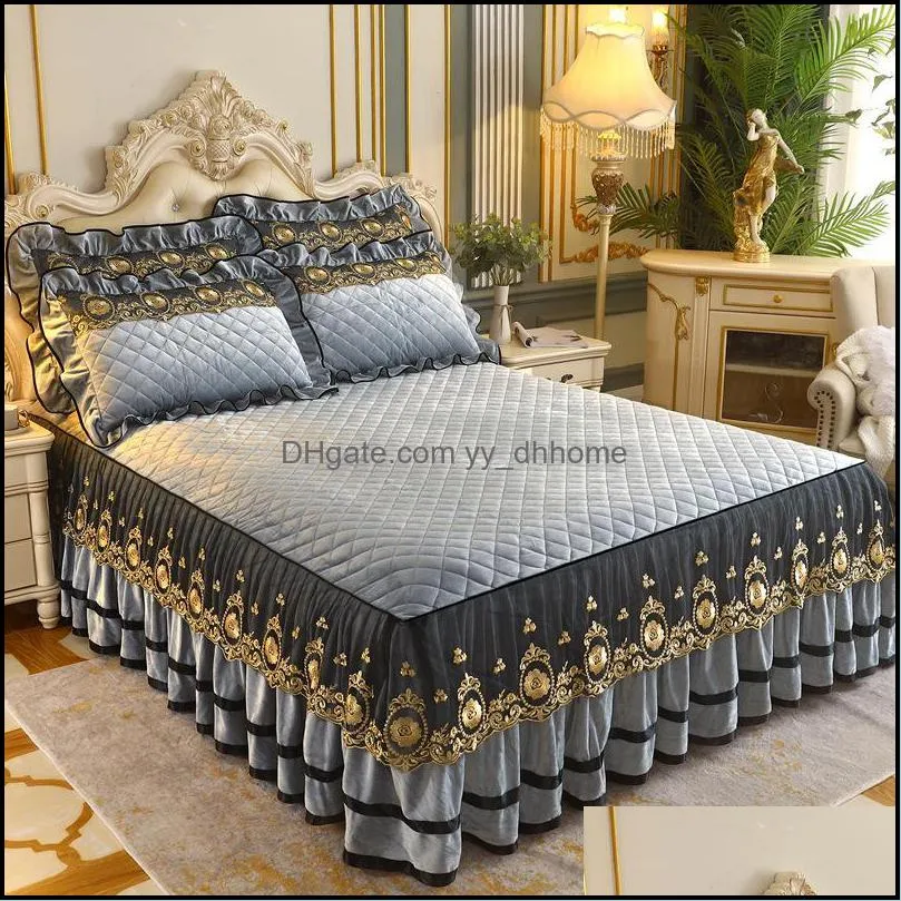 Sheets & Sets Bedspread On The Bed Thicken Skirt Cotton Warm Line Sheet Winter Mattresses Protector Velvet Plaid Queen Size Luxury