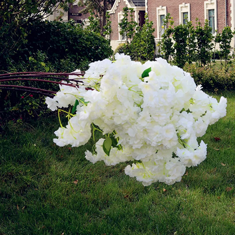 Högkvalitativ konstgjorda silkesblommor Kryptering Färgglada körsbärsblommor för bröllopsdekoration Home Table Ornament 10 st