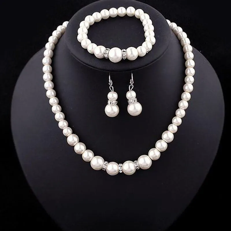 Mode Pearl Smycken Satser Neclace Armband Örhängen Klassisk Silver Plated Crystal Elegant Bröllopsgåva