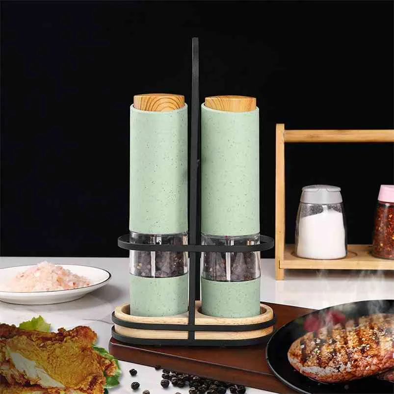 Vete Straw Electric Salt Pepper Grinder Set LED Light Automatic Spice Herb Mill Justerbar grovhet Keramisk kärna köksredskap 210611