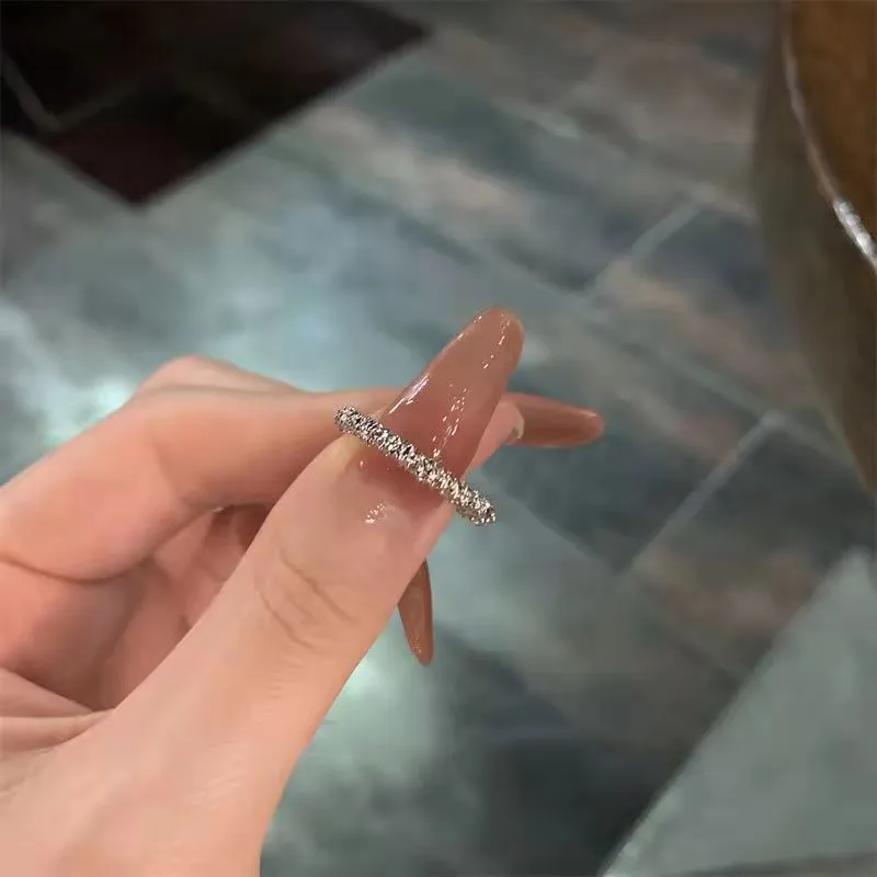 Luxurys designer women`s ring, with clear polygonal lettering, fine workmanship and full personality, engagement jewelry box and exquisite gift gold and silver
