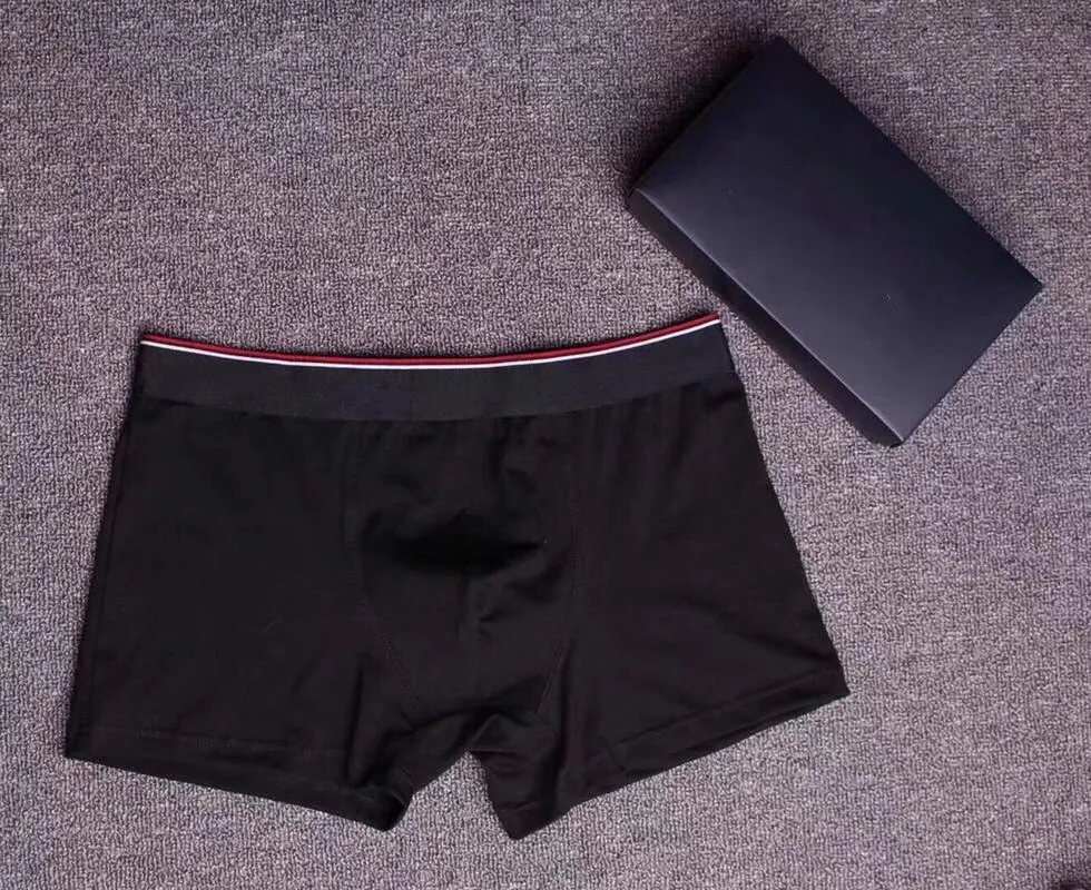 Mutande da uomo Boxer Mutandine da uomo traspiranti Cotone 2021 Marca Uomo Boxer Intimo solido Famosi pantaloncini comodi