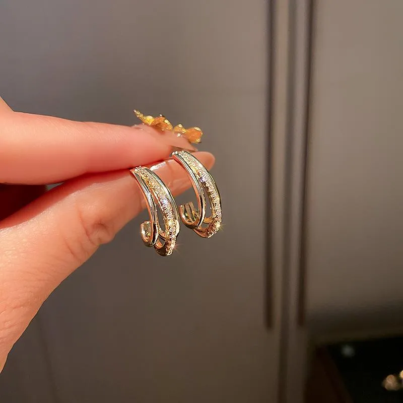 Hoop huggie unik design cubic zirconia cirkel metall örhänge enkel goldenthree lager liten c form örhängen för kvinnor vintage smycken