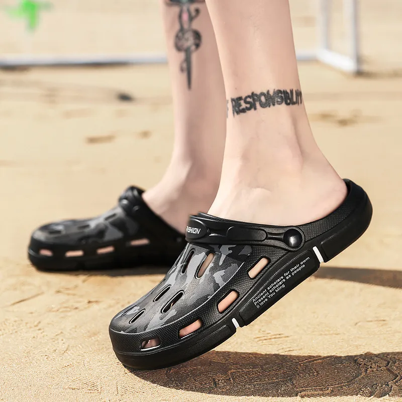 Sandales classiques d'été 2020, nouvelles chaussures de plage Camouflage à la mode pour hommes, chaussures à trous pour l'extérieur, sandales à bout fermé antidérapantes