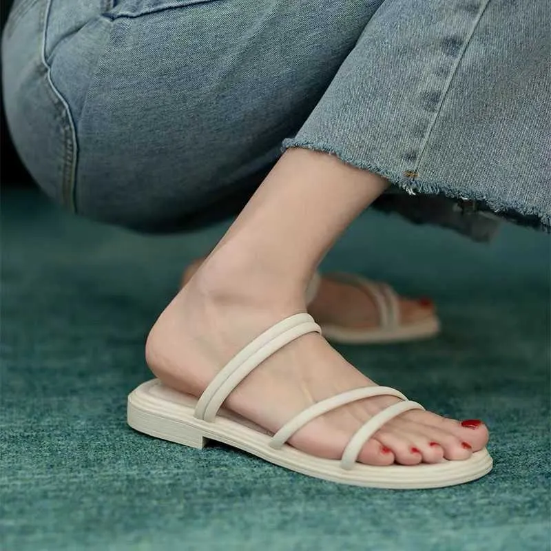 Fashion Solid Slippers Low Heels Sandals Women Flip Flops Brand Narrow Band Slipper Elegant Slides Shoes Size 35 40 Slippers 210611