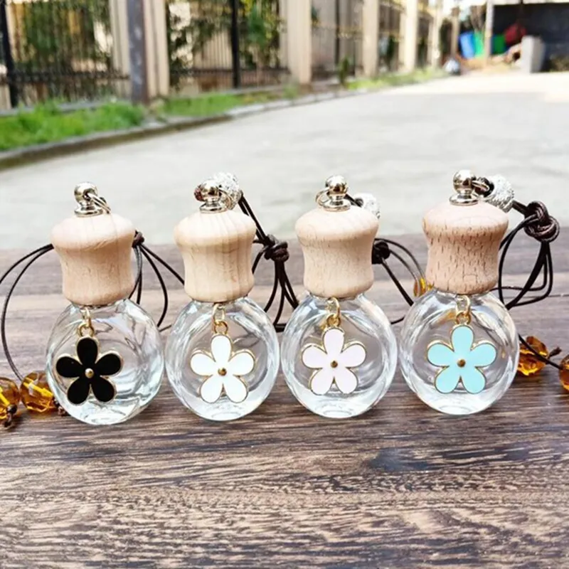 Wholesale 8ML Car Glass Perfume Bottle Pendant Empty Mini Refillable Perfumes Packaging Bottles with Wooden Cap