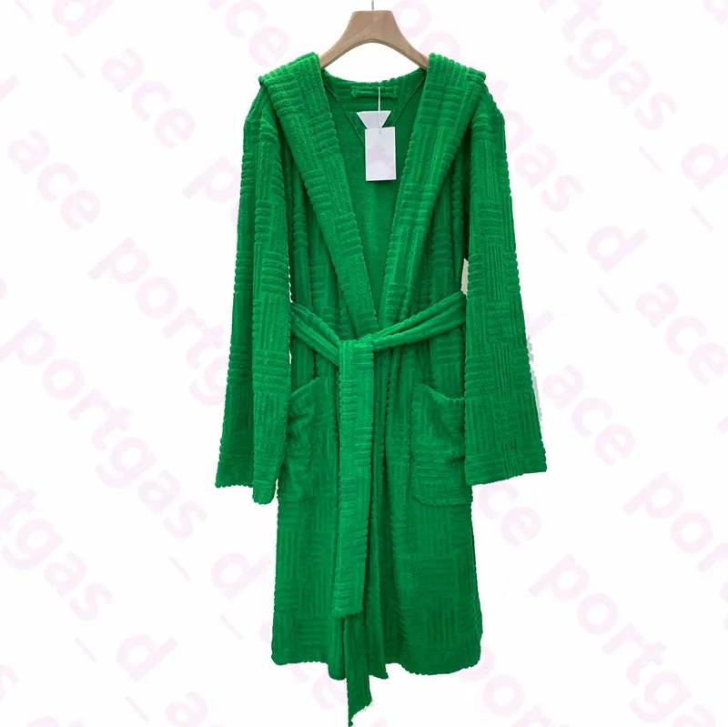 Vintage Jacquard Robe Robes De Sleep Hease Soins De Mode Green Serviette Design Robes de baignoire Femme Automne Hiver Coton Bathrobes Nouveau Arrivé Confortable Pyjamas à capuche