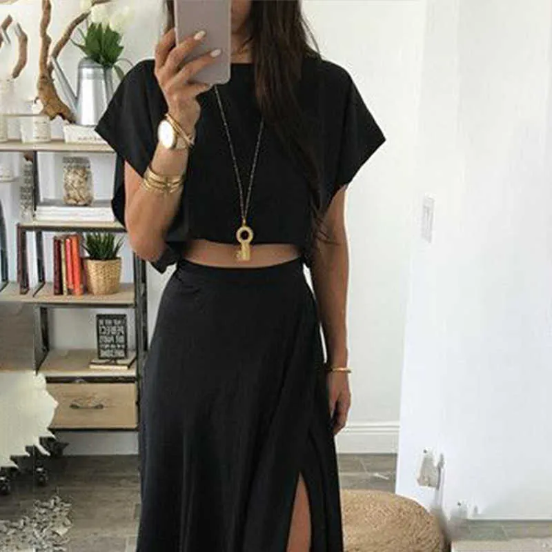 Top for online black long skirt