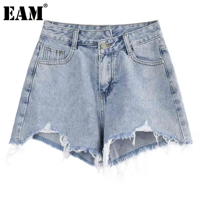 [Eam] Femmes Bleu Casual Poches irrégulières Hole Denim Shorts High Taille Pantalons en vrac Fashion Printemps Summer 1DD7890 210512