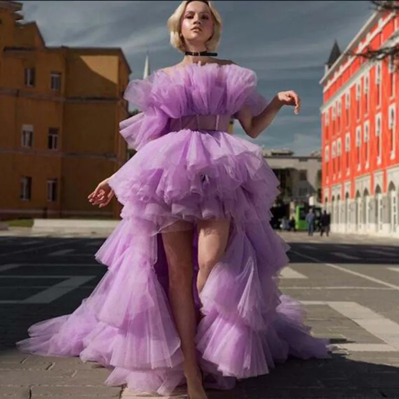 Lavendel Ruffled Tulle Prom Klänningar Långt tåg Tiered Hög Låg Kändis Kväll Klänning 2021 Pretty Party Wear Night Gowns
