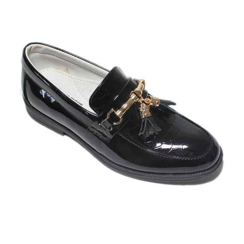 Nya pojkskor Rund tå med tofs Casual Slip On Loafers Barn Smart spansk sida Pojke Bröllopsklänning Formell mjuk gummisula Flats AA220311