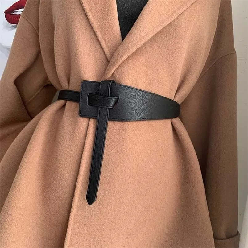 Moda di alta qualità Cinture in pelle per le donne Designer Knot Fibbia regolabile cinturino in vita abito cappotto maglione decorativo cinturino 220210