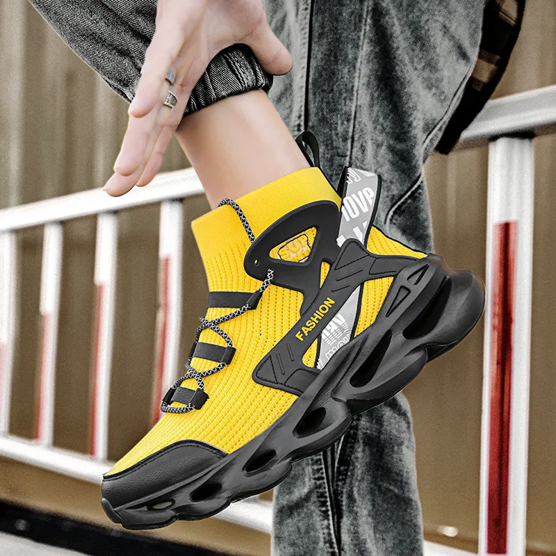 2021 Scarpe da corsa da uomo Nero Giallo Bianco Moda uomo Scarpe da ginnastica Scarpe da ginnastica sportive traspiranti Taglia 39-46 wh