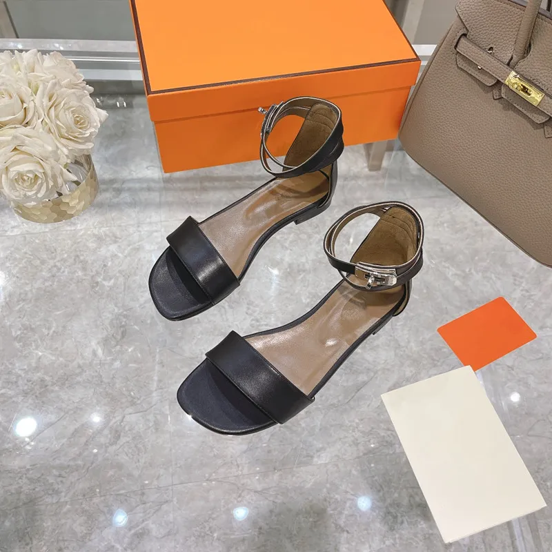 Créateur de mode dernières sandales plates pour femmes en cuir souple confortable luxe belle 35-42 parfait personnalisé