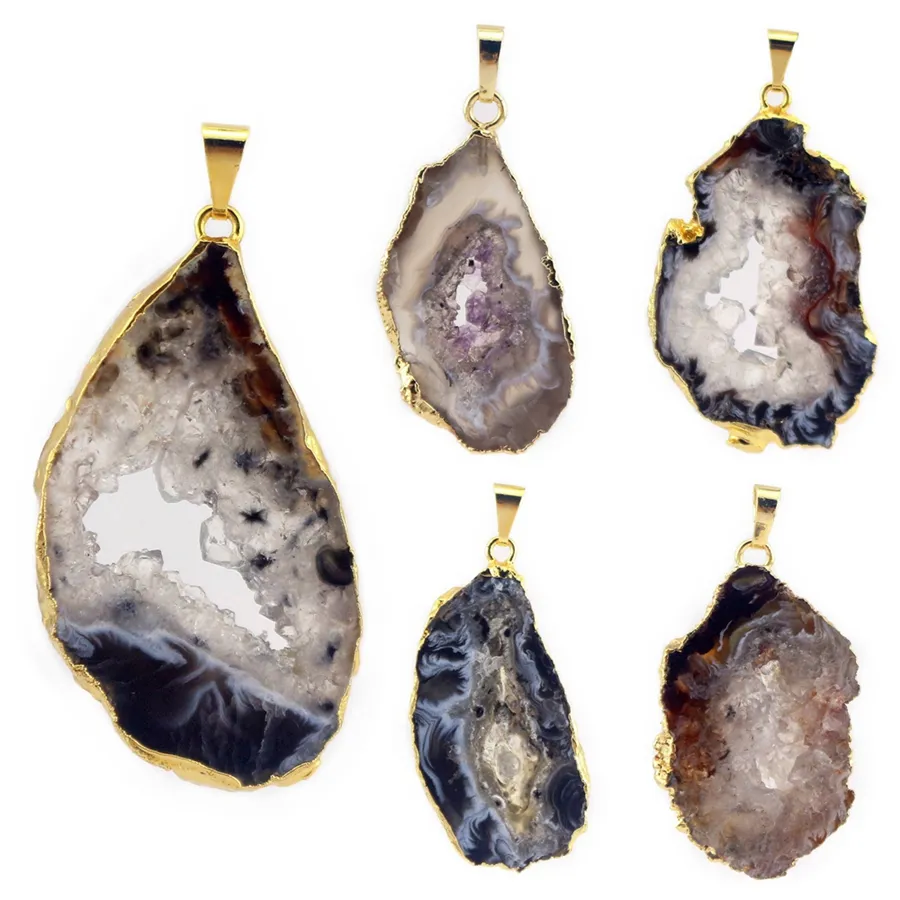 Agate naturali Prototipo traballante Collana con pendente dorato Irregolare Agata cava Reiki Guarigione Gioielli in cristallo Fascino di moda Accessorio da appendere all'ingrosso