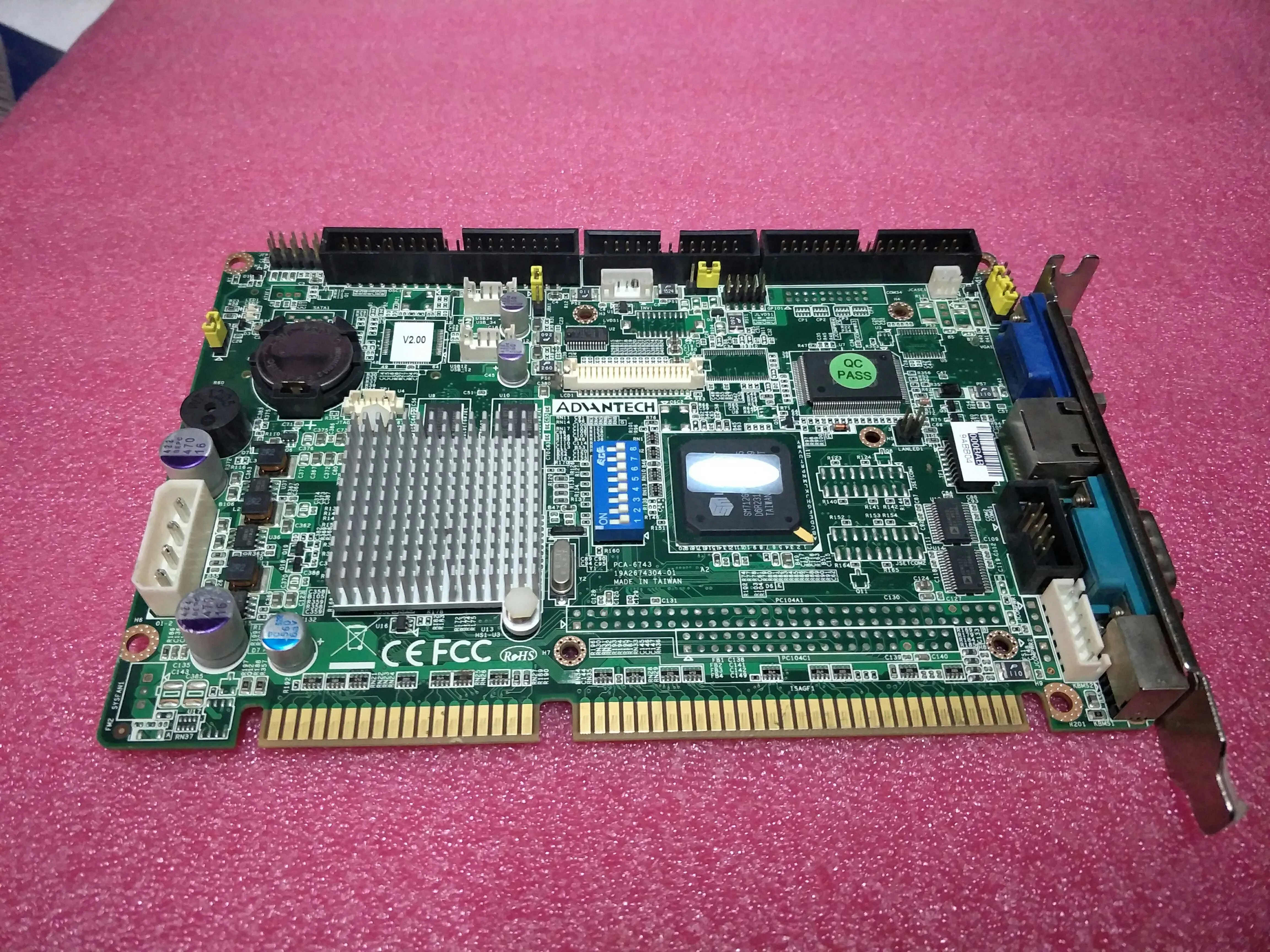 Carte de carte m￨re industrielle d'origine IPC Board PCA-6743 PCA-6743VE CARTE DE CPU Half-Size Slot PICMG1.0 avec CPU RAM sans-FAN