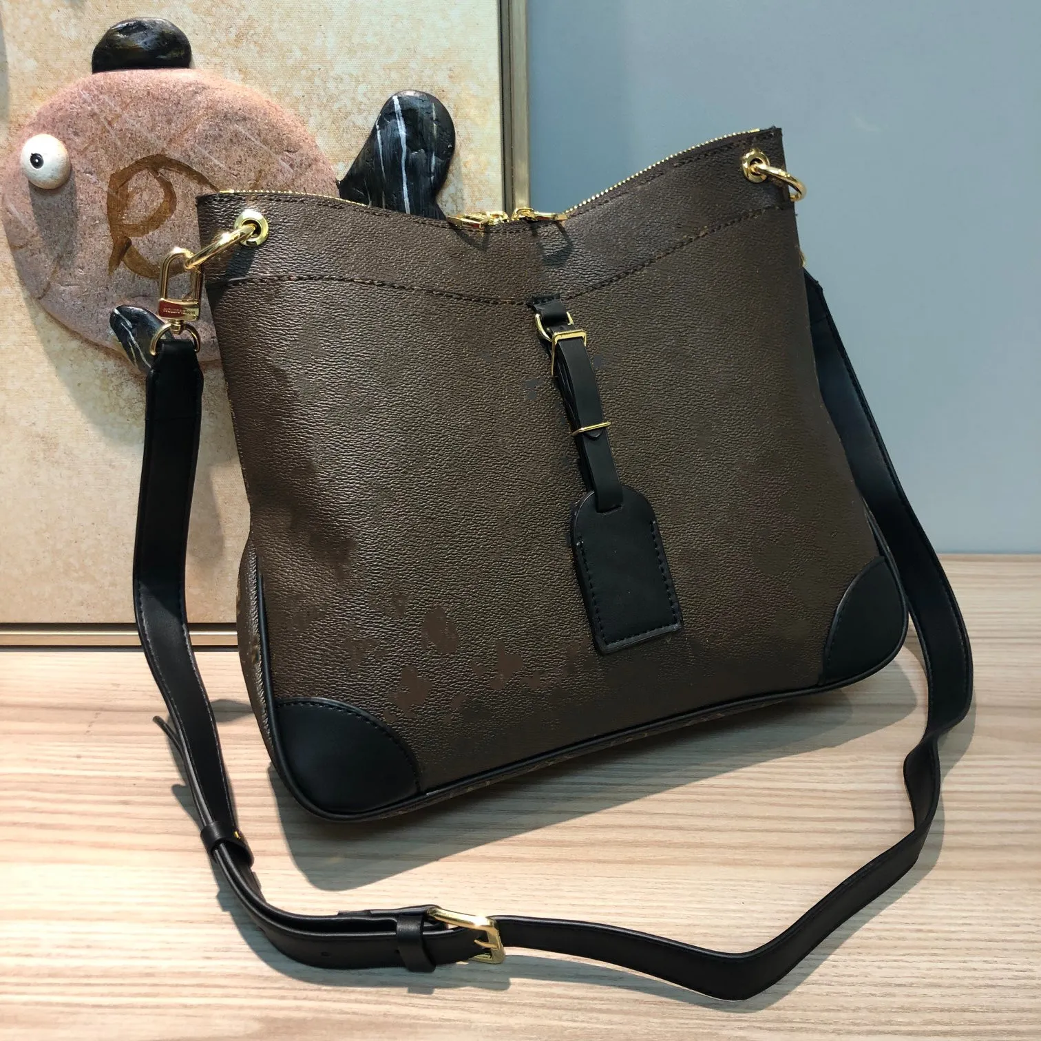 2021 Women`s Messenger Travel Bag Classic Style Fashion Shoulder Ladies Handbag Cross-body Bags