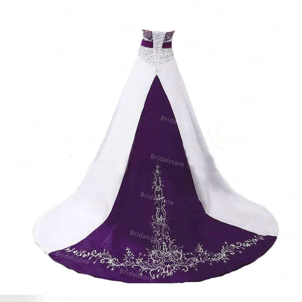 リボンのセクシーなストラップレス刺繍サテンコルセットカントリーブライダルガウンスイープトレイン2021プラスサイズローブマリーーのレトロな白と紫のゴシックのウェディングドレス