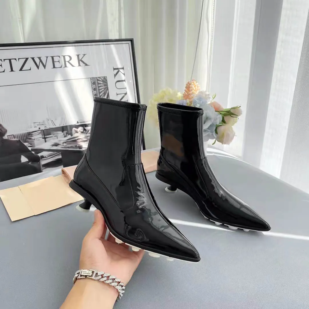 2021 Herbst und Winter Luxus Damen Stiefeletten Designer rutschfeste Katzenferse Stretchstiefel sexy spitze Zehen Damen Lazy One Pedal Große Größe 34-40