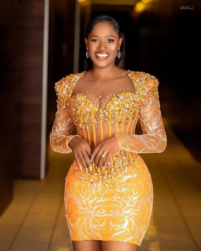 2022 Plus Tamanho Árabe Aso Ebi Amarelo Luxuoso Curto Prom Vestidos Frisados ​​Cristais Rendas Partido Formal Segunda Recepção Vestidos de Promoção Vestidos ZJ267