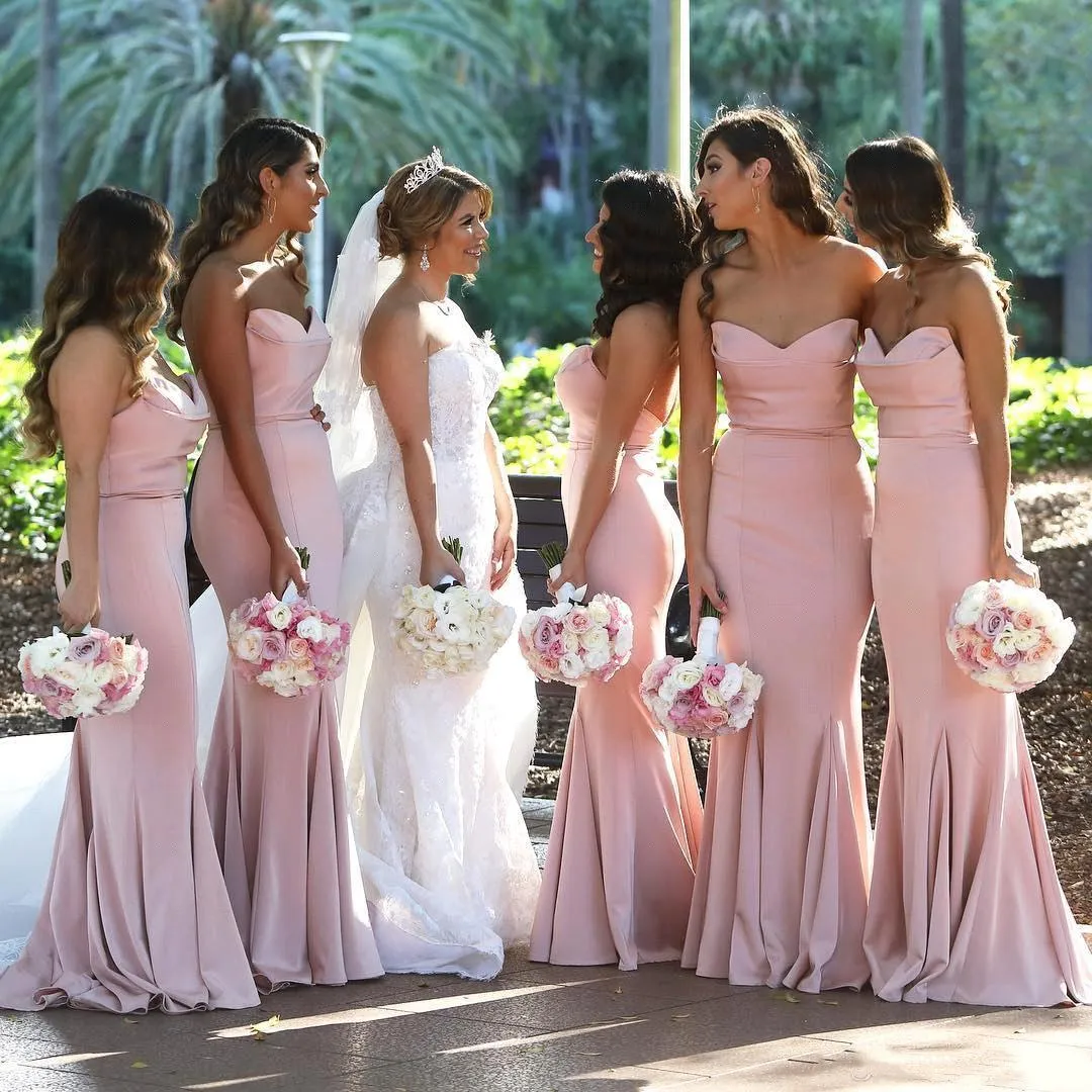 Erröten 2021 Einzigartige rosa lange Brautjungfer Seide Satin Abendkleid trägerloser Hochzeitsgastfeiern Kleider Maid of Ehrenkleider Es