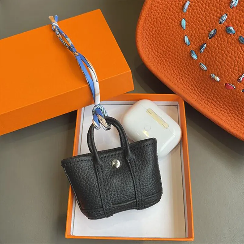 Handmade Real Leather Luxury Designers Keychains Women mini Basket / Bucket /Headphone Bag Men Car Key Rings Pendant Accessories 