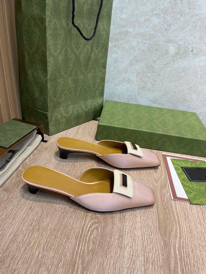 2022 early spring Sandals new Muller slippers cat heel shoes with small square-toed shoes Baotou female low-heeled half drag