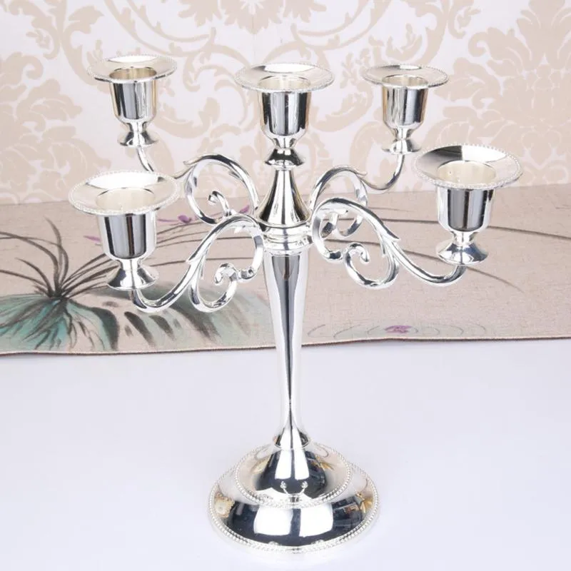 Portacandele Elegante metallo 5 bracci Supporto Centrotavola Evento di nozze Candelabro Casa Candeliere Tavolo da pranzo Decor Ornamento Prop