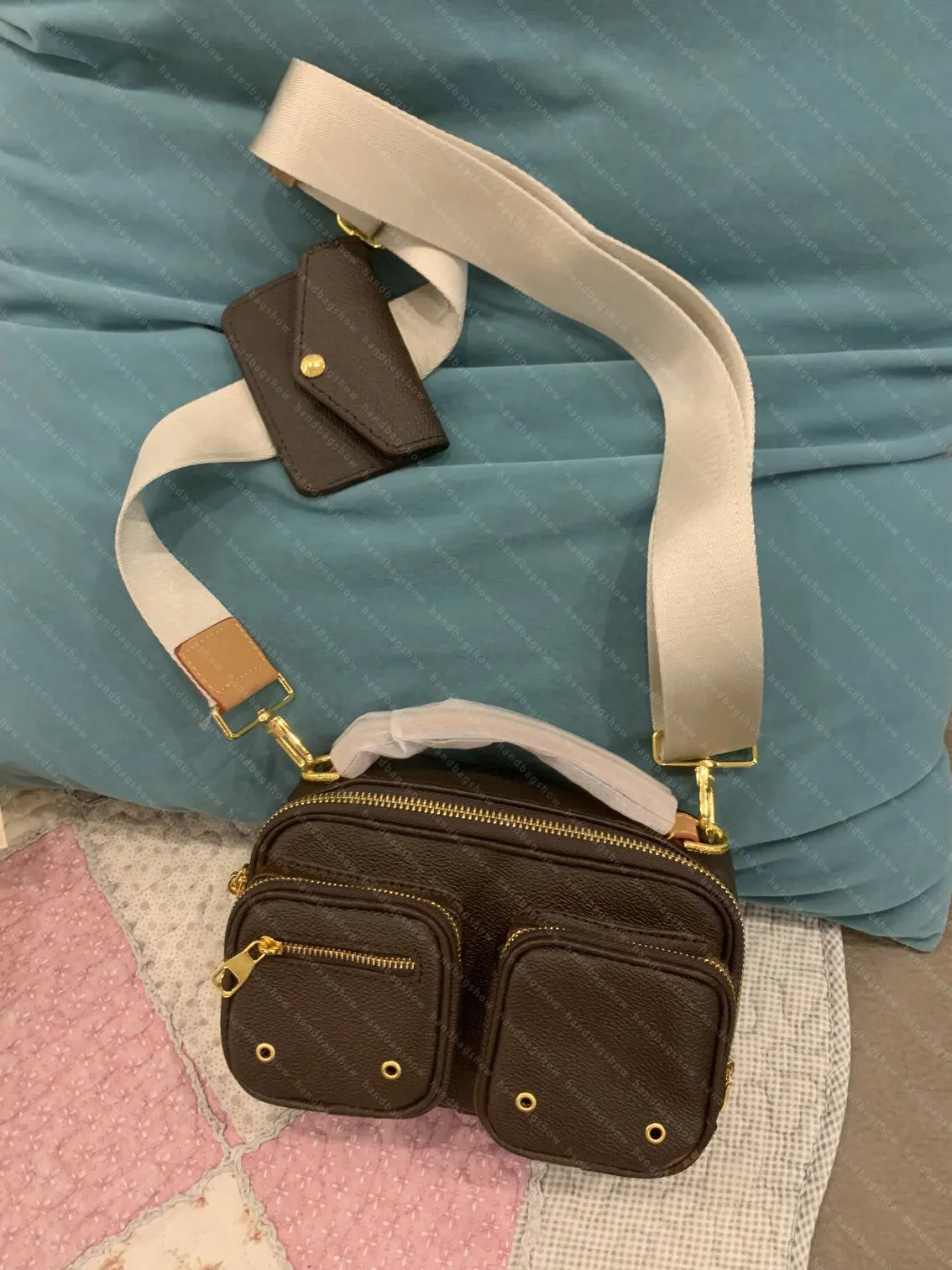 UTILITY Crossbody-väska Märke V 2 i 1-väskor Lyxiga Designers handväskor Kohud Läderväskor 4 färger TOTE axelväskor av kalvskinn präglade