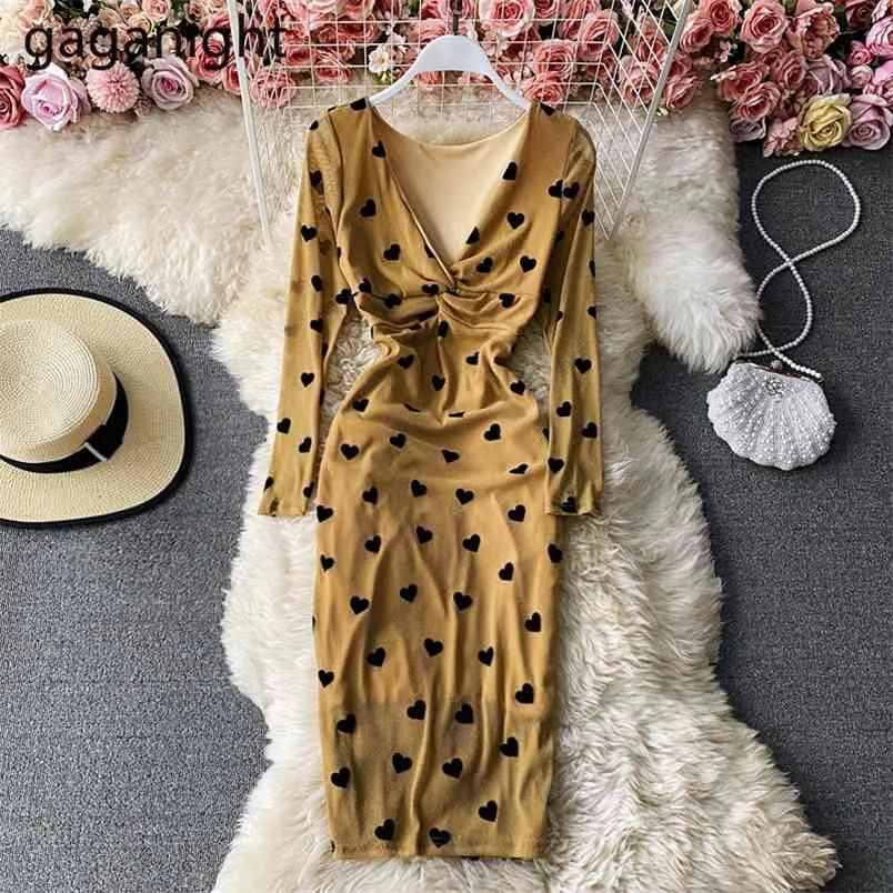 Spring Autumn Fashion V-Neck Love Print Slim Low-Cut Vestidos Sexy Basic Dresses A-Line Elegant Robes Knee-Length 210601