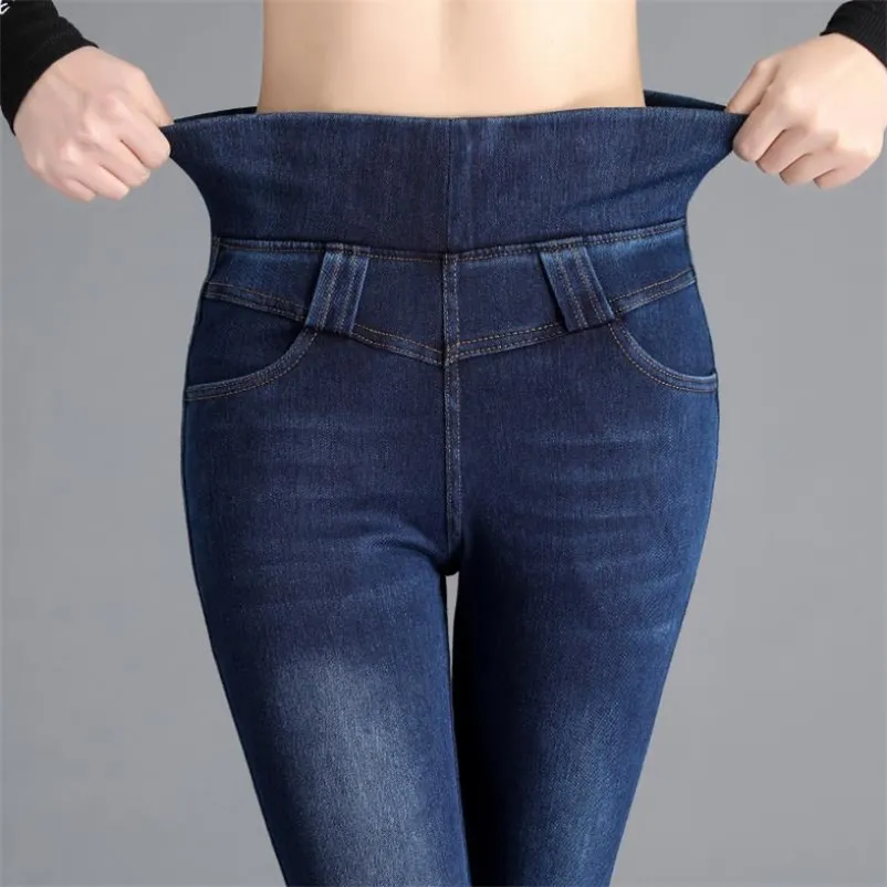 Duża Elastyczna Wysoka Talia Skinny Ołówek Dżinsy Klasyczny Plus Rozmiar 40 Solidna mama Slim Denim Spodnie Casual Legginsy Spodnie Kobiet 210629