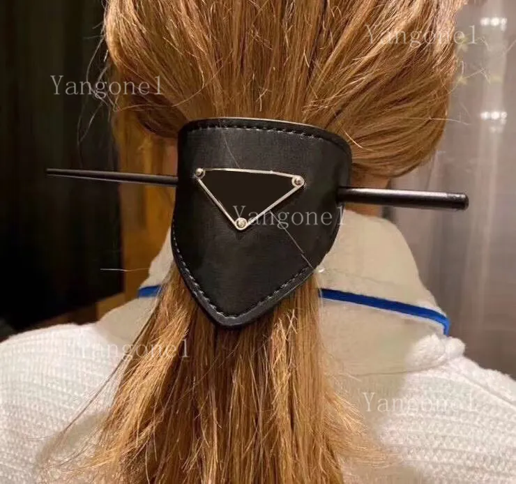 Top Quality Retro Hailsail Hairpins Hairs Hoop Letter Hairband Feme Bandband Bijoux de mode Accessoires de cheveux Turban Heads254H
